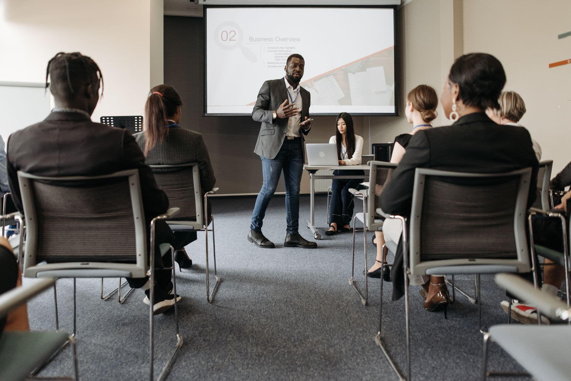 Workshop de formação em cibersegurança apresentado a uma equipa