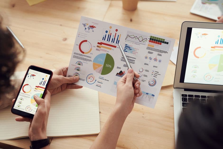 Otimização contínua de públicos de remarketing Equipa a otimizar campanhas de remarketing e listas de públicos